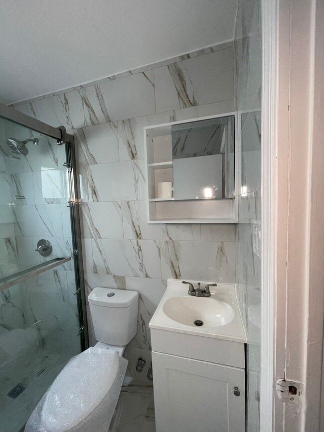 Foto del edificio - 134 Woodbine Ave