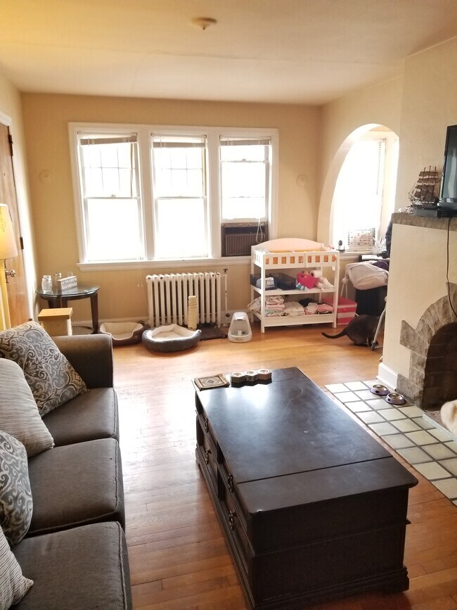 Foto del edificio - 6532 Wilkins Ave