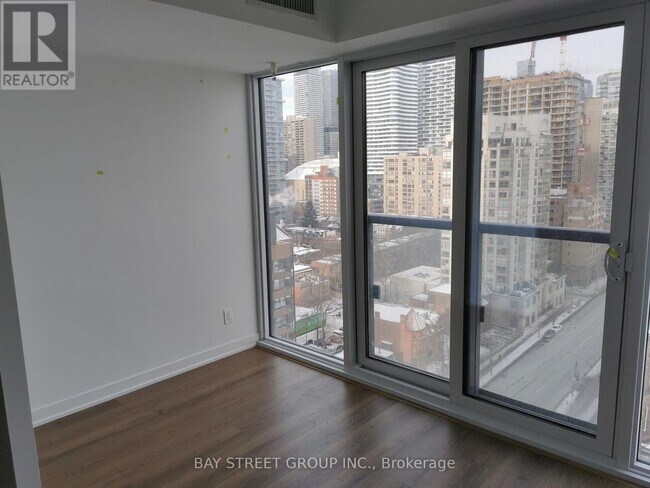 Photo du bâtiment - 319 Jarvis St