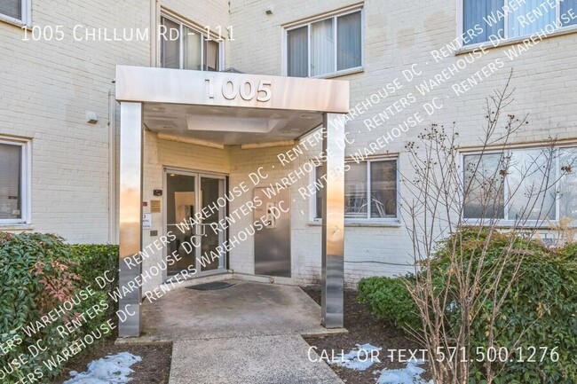 Building Photo - Fresh and Updated 1Bd/1Bth condo!  Availab...