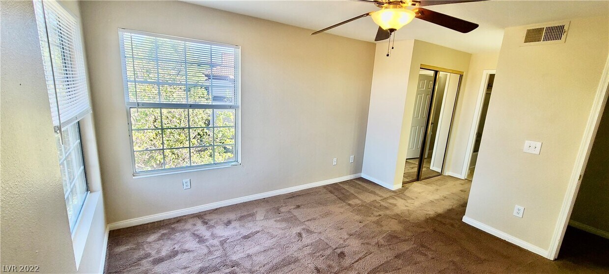 Foto del edificio - 231 W Horizon Ridge Pkwy