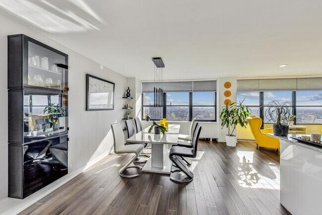 Foto del edificio - 655 W Irving Park Rd
