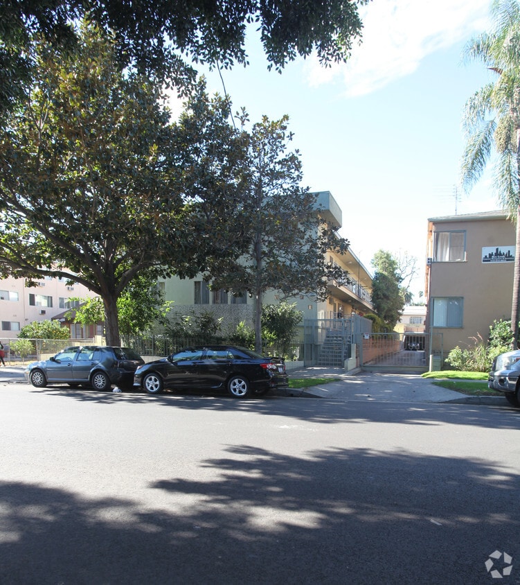 Building Photo - 1753 Garfield Pl