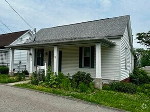 Building Photo - 416 Barnes St