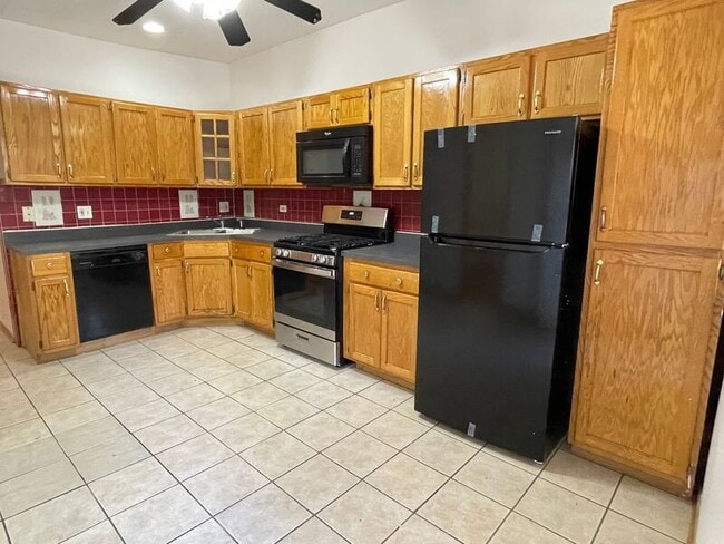 Foto del edificio - 902 N California Ave