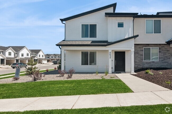 Building Photo - Little Valley Townhomes