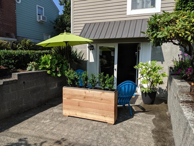 Private Off Street Parking & Entry - 10207 3rd Ave S