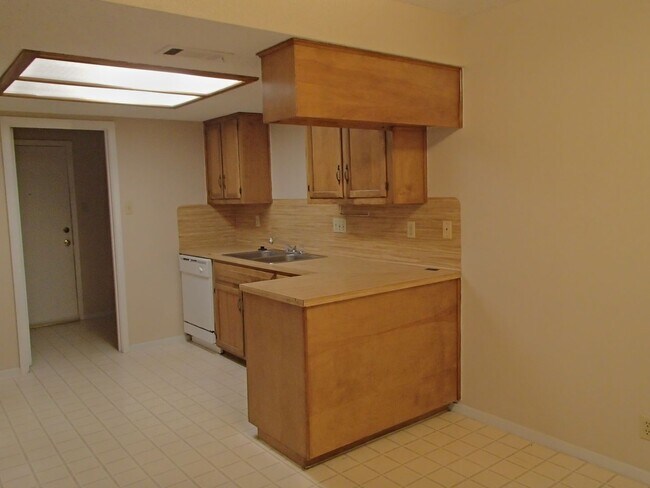Building Photo - 919