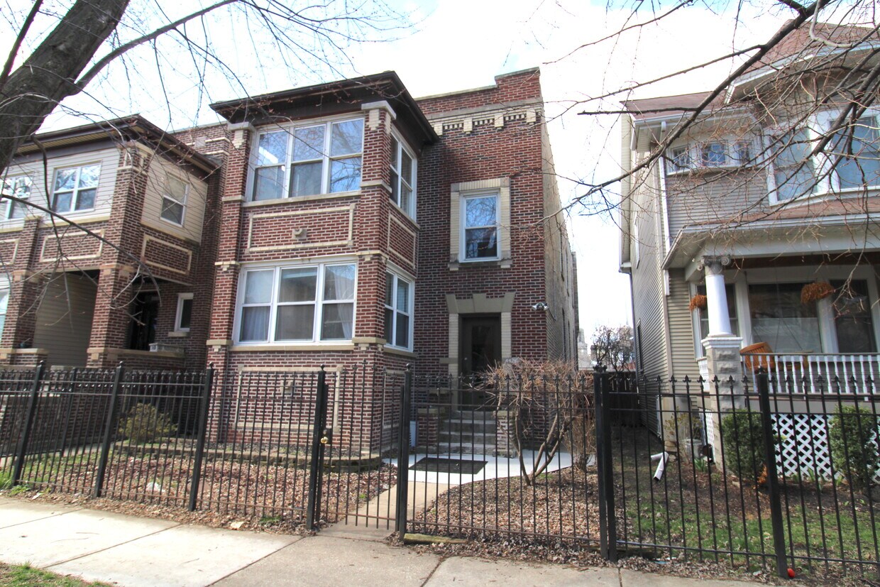 Primary Photo - 4426 N Whipple St
