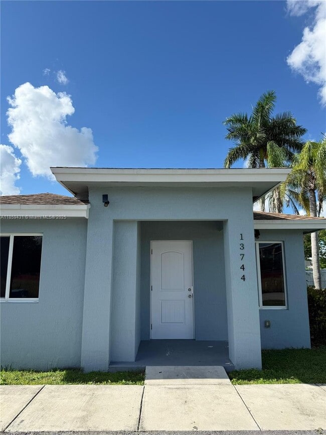 Building Photo - 13744 SW 258th Ln