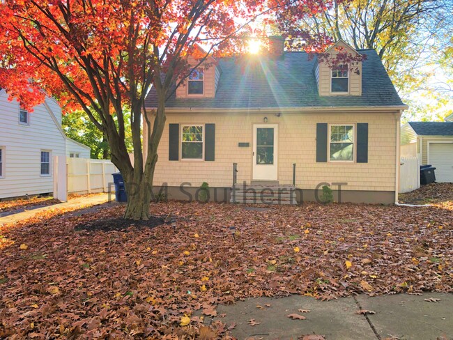 Foto del edificio - 211 Lawncrest Rd