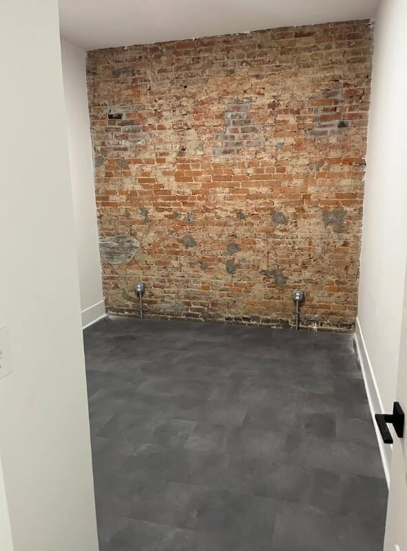 Foto del edificio - 145-151 E Main St