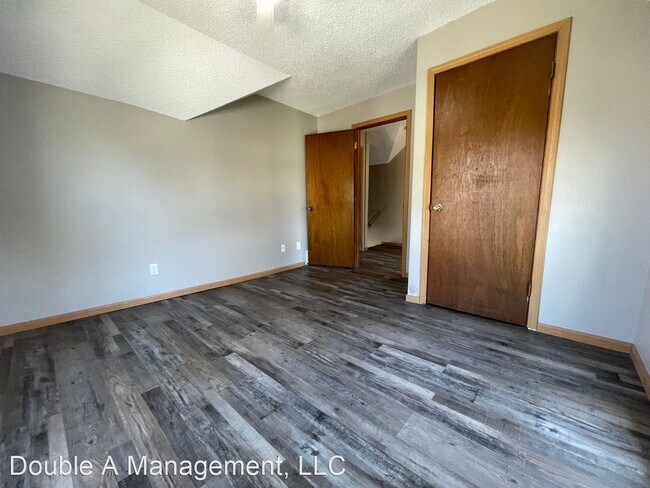 Building Photo - 3 br, 1 bath House - 214 Cottage Grove Ave.
