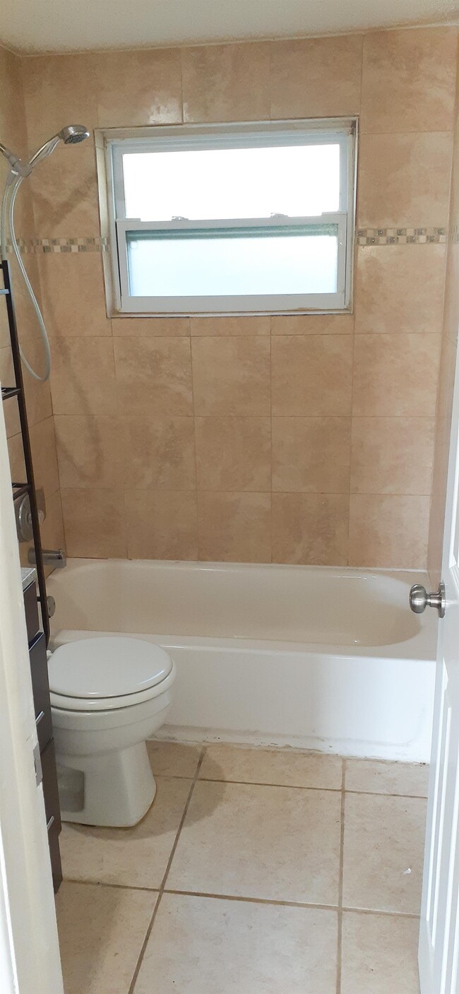 Building Photo - 7325 Ivanhoe Dr