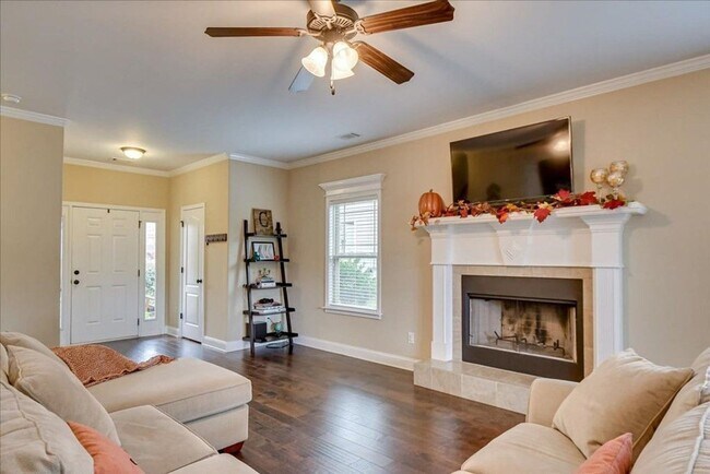 Building Photo - Grovetown Beautiful House
