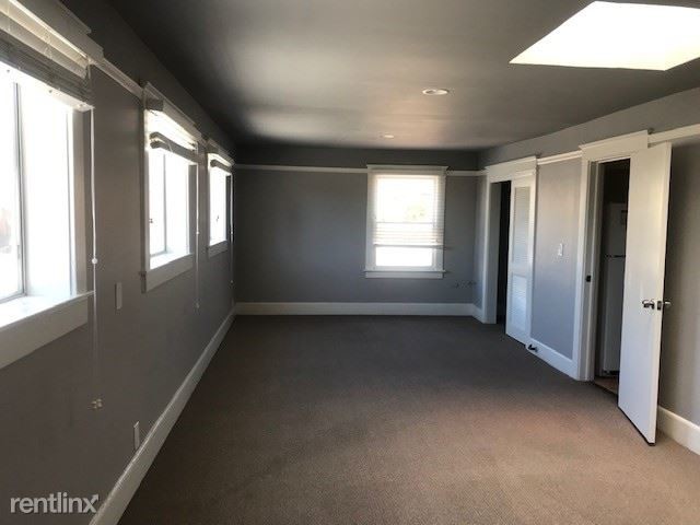 Building Photo - 2 br, 1 bath Apartment - 1238 University Ave