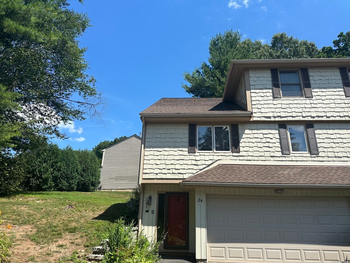 Primary Photo - 24 Uplands Way