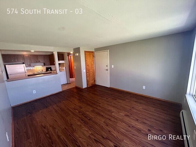 Foto del edificio - AMENITIZED 2 BD / 1 BA APARTMENT in LOCKPO...