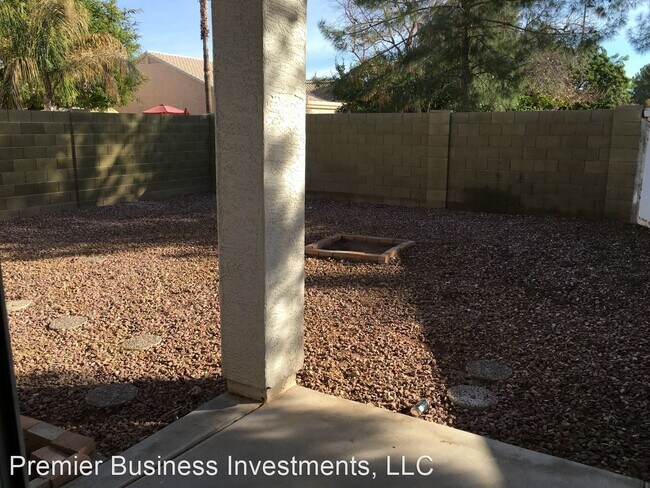 Building Photo - 3 br, 2 bath House - 1247 N Palmsprings Drive