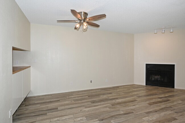 Foto del edificio - 9621 N 16th St