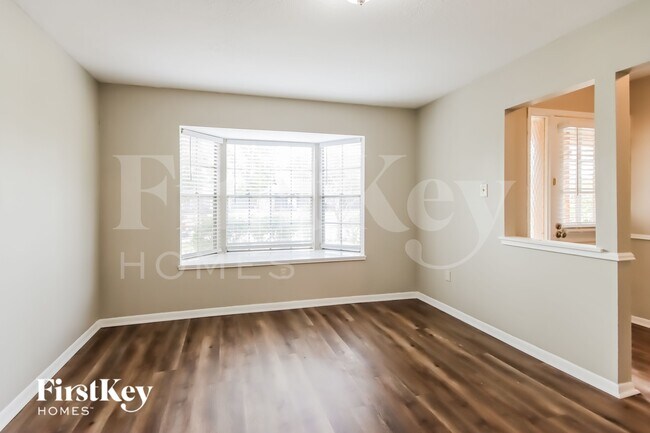 Building Photo - 3804 Canterbury Dr