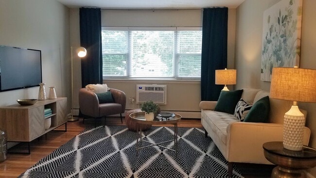 everleigh living room - The Crossings at Menlo Park