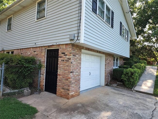 Building Photo - 1476 Dupree Rd