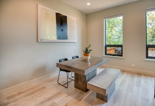 Foto del edificio - 4040 N Kenmore Ave