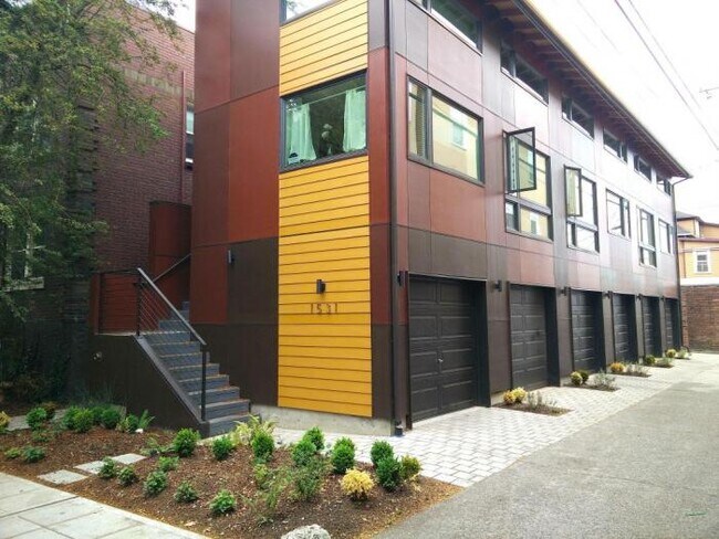 Building Photo - 0 bedroom in Seattle WA 98112