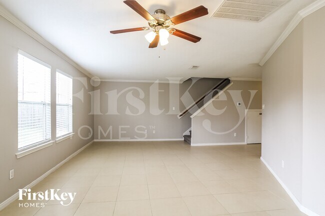 Foto del edificio - 8114 Scarlet Tanager Dr