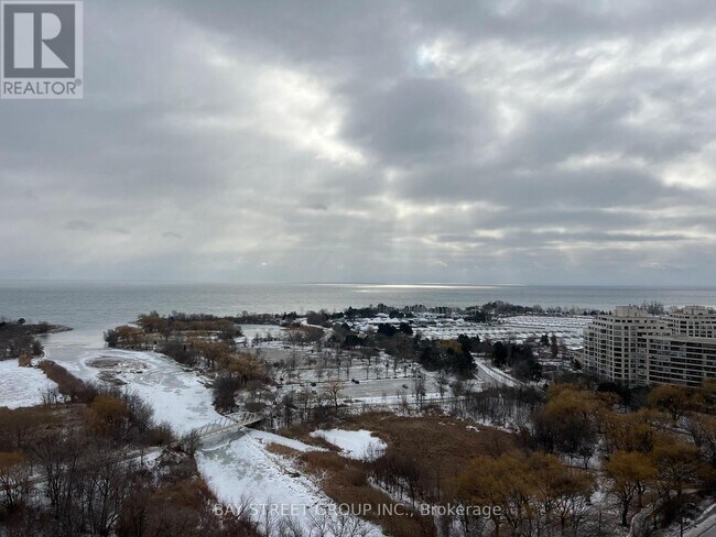 Photo du bâtiment - 2200 Lake Shore Blvd W