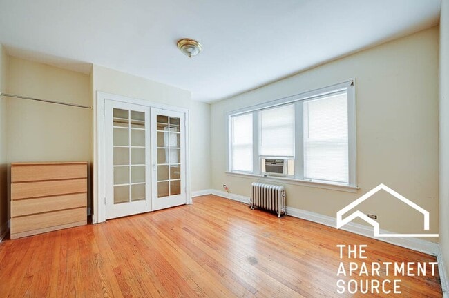 Building Photo - 4409 N Kenneth Ave