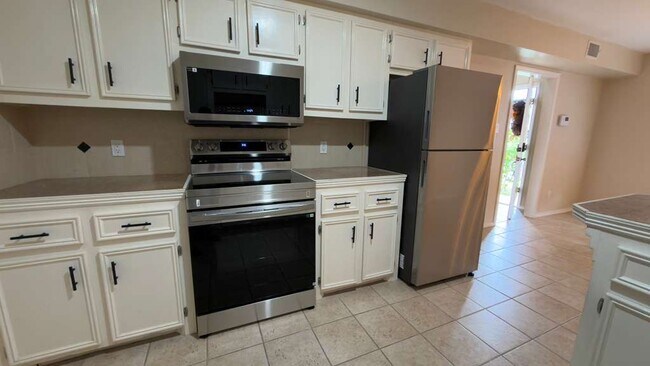 Foto del edificio - 3113 S Casa Linda St