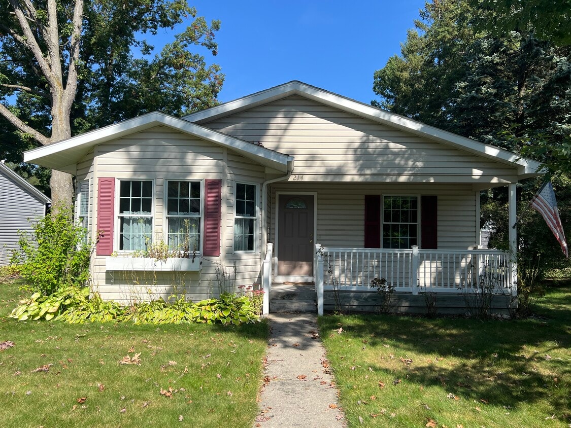 Primary Photo - 214 W Sixteenth St