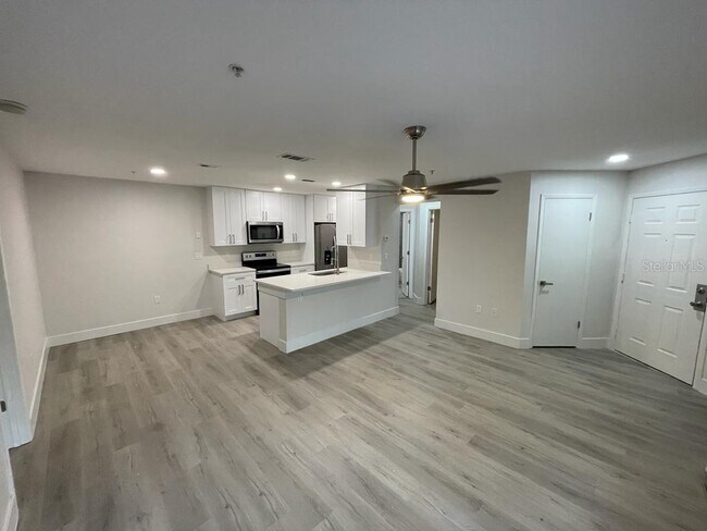 Building Photo - 629 Dory Ln