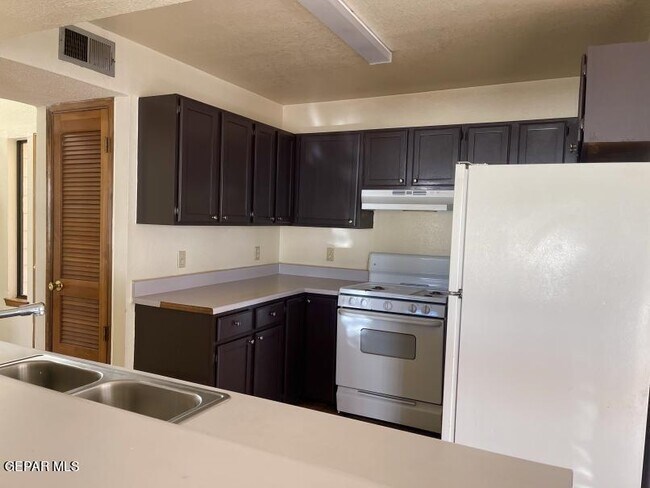 Building Photo - 1442 Sierra De Oro Dr