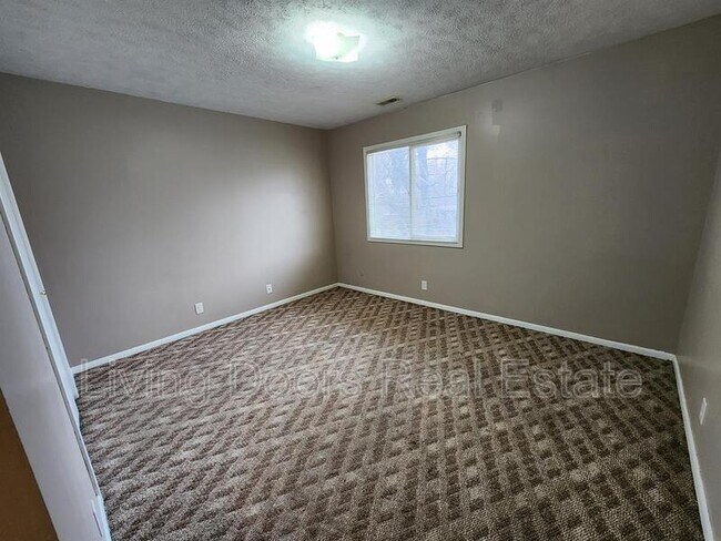 Foto del edificio - 4931 Ginny Ave