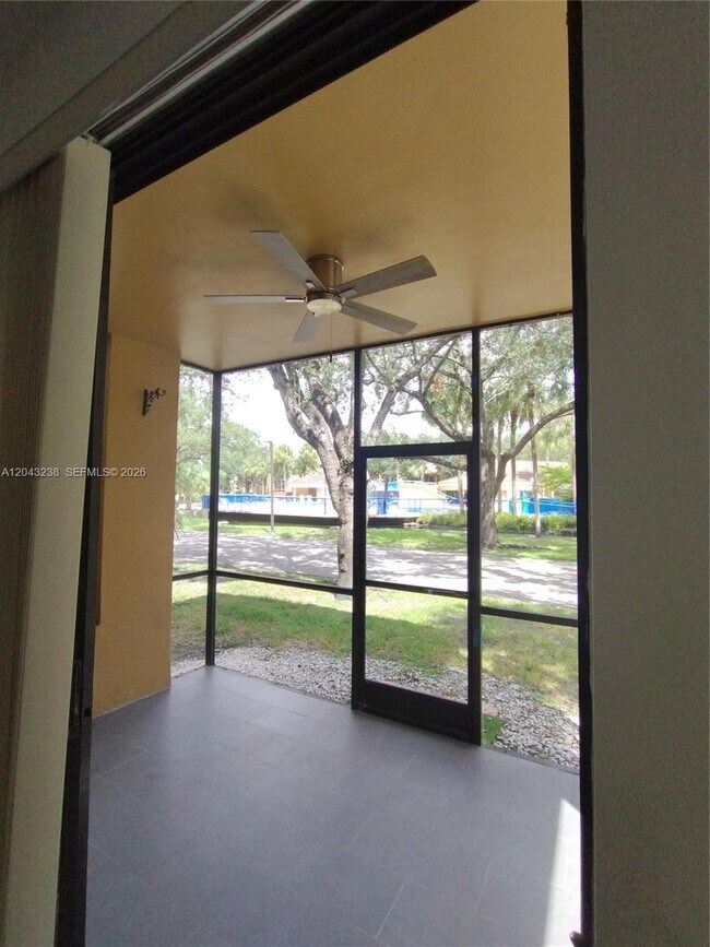 Foto del edificio - 15509 N Miami Lakeway