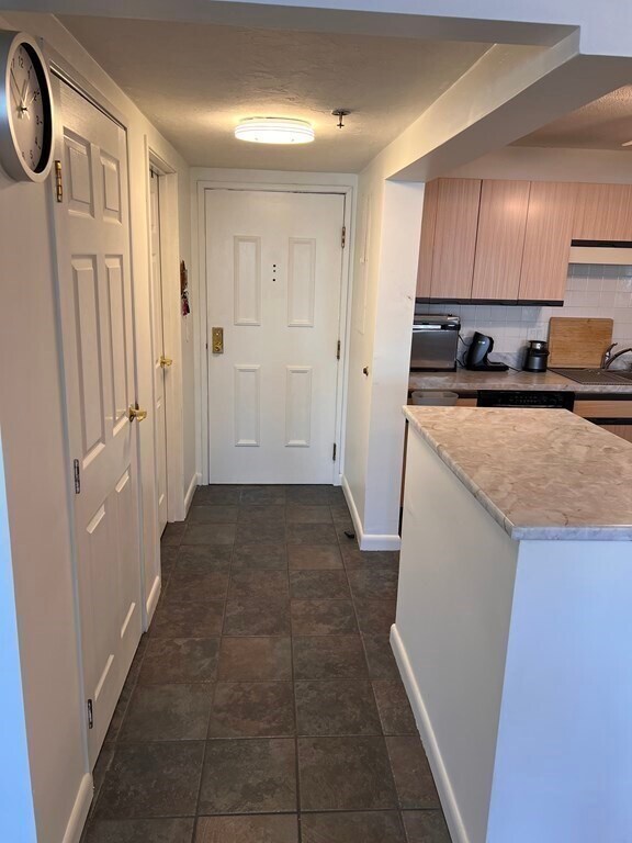 Building Photo - 200 Cove Way