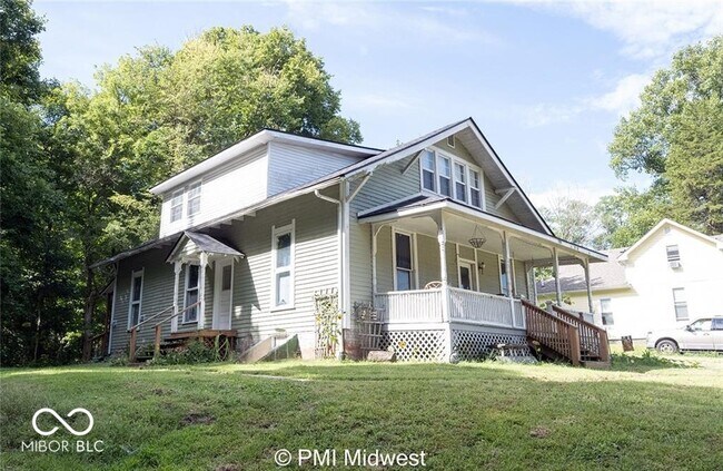 Foto del edificio - 395 E Main St