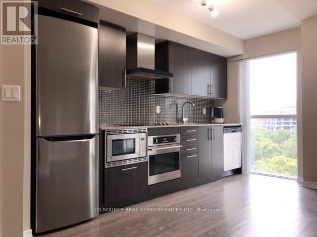 Photo du bâtiment - 352 Front St W