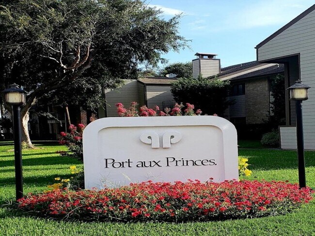 Foto del edificio - 7069 N Holiday Dr