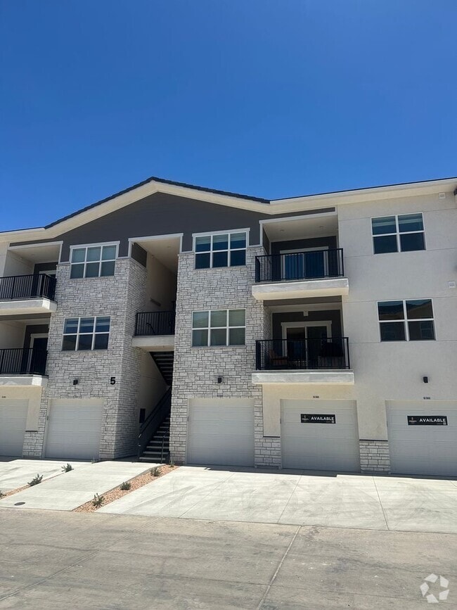 Building Photo - 6051 Silver Birch Ln