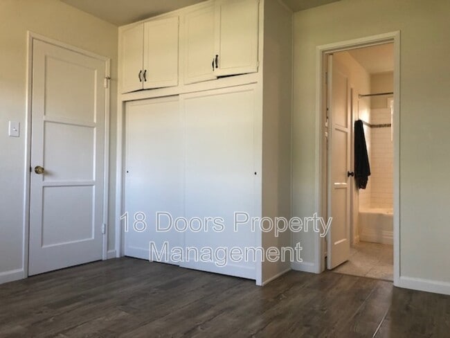 Building Photo - 4556 55th St