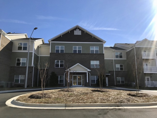 700 Vicksboro Rd, Henderson, NC 27537 Apartment for Rent