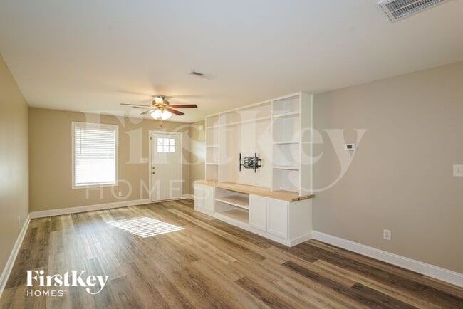 Building Photo - 1086 Whitney Dr