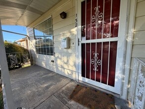 Building Photo - 1324 SW Levens St