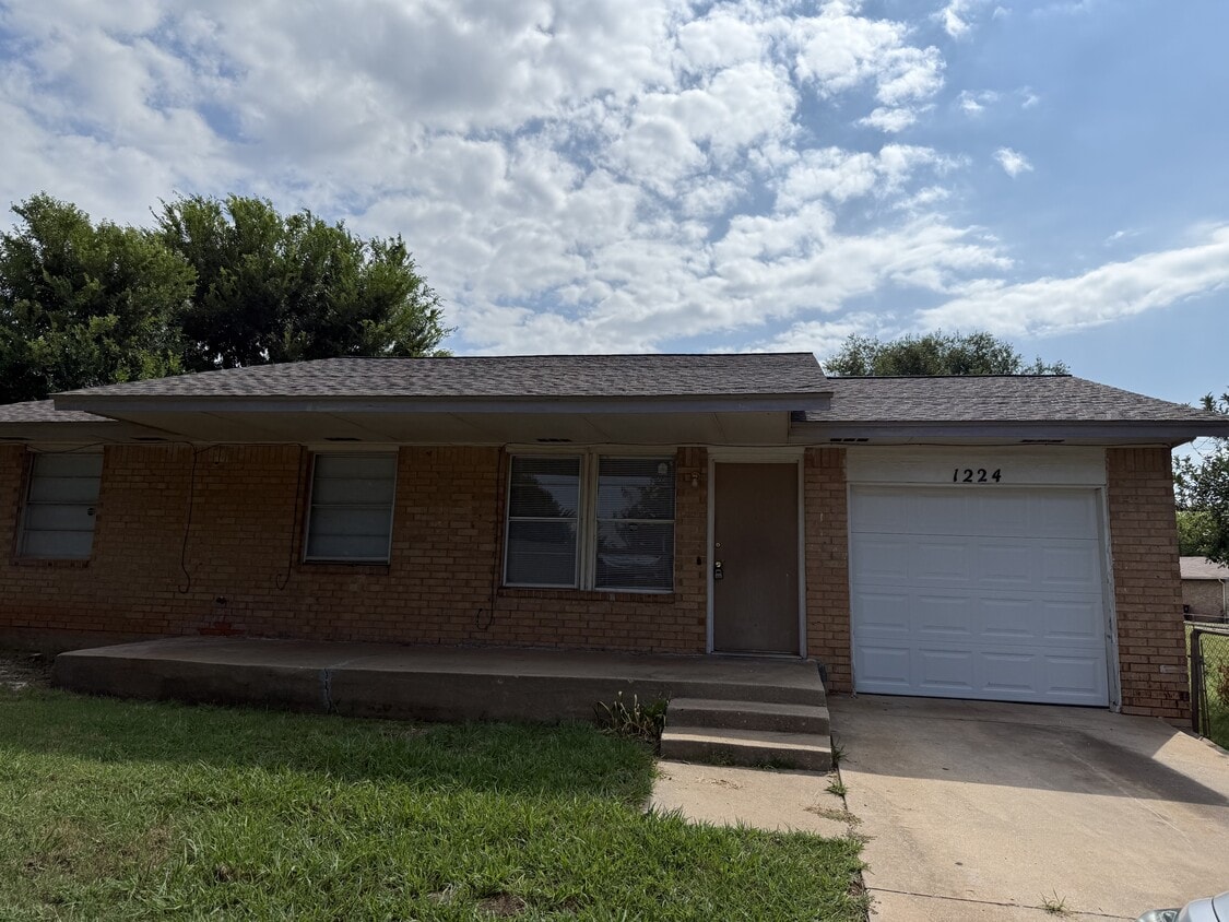 Photo - 1224 Lauren Ln (Midwest City, OK)