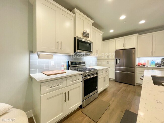 Building Photo - 4 br, 2.5 bath House - 8813 223rd Pl SW -
