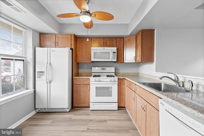 Building Photo - 387 Independence Dr